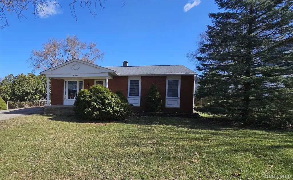 466 Lyon Boulevard South Lyon City MI 48178
