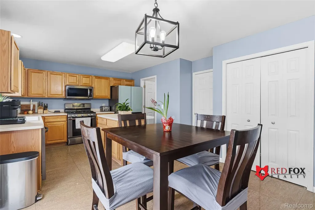 5035 Meadow Crest Circle Grand Blanc Charter Township MI 48442