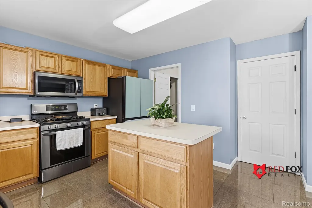 5035 Meadow Crest Circle Grand Blanc Charter Township MI 48442