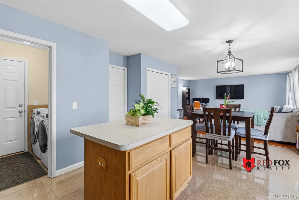 5035 Meadow Crest Circle Grand Blanc Charter Township MI 48442