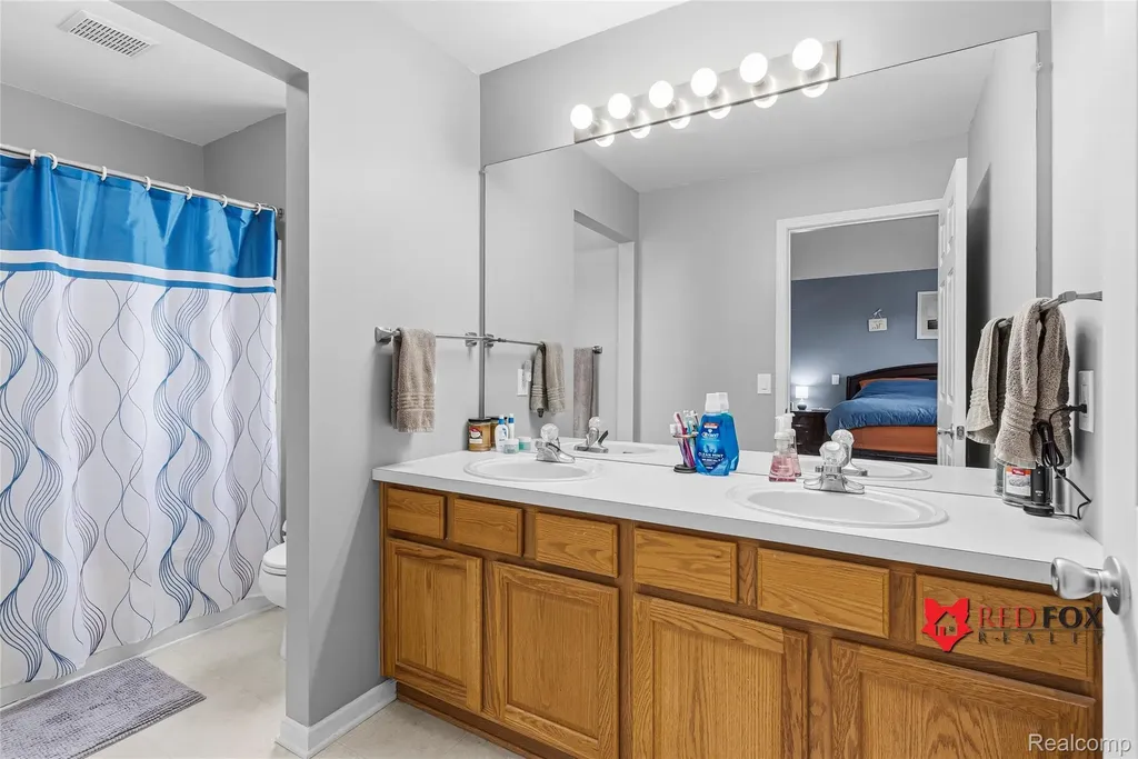 5035 Meadow Crest Circle Grand Blanc Charter Township MI 48442