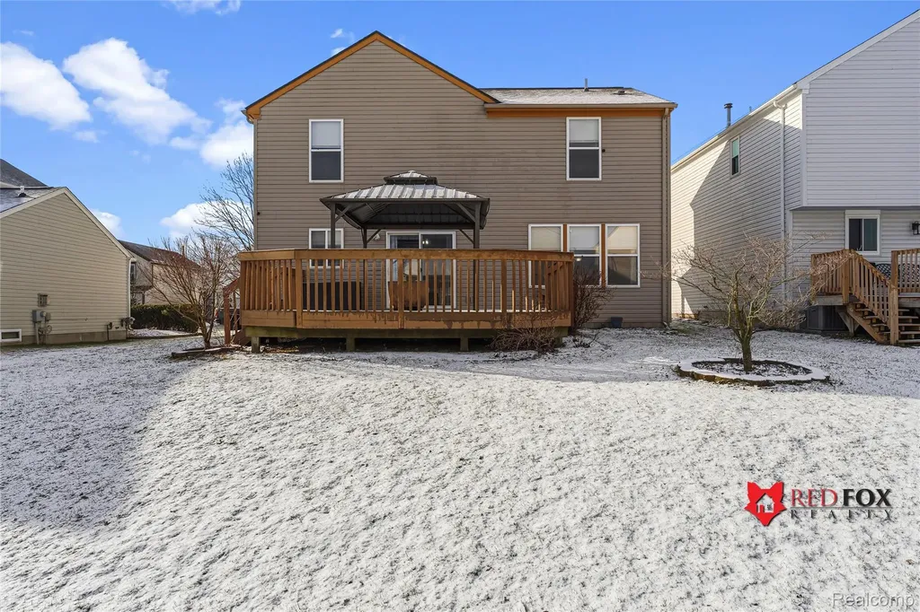 5035 Meadow Crest Circle Grand Blanc Charter Township MI 48442