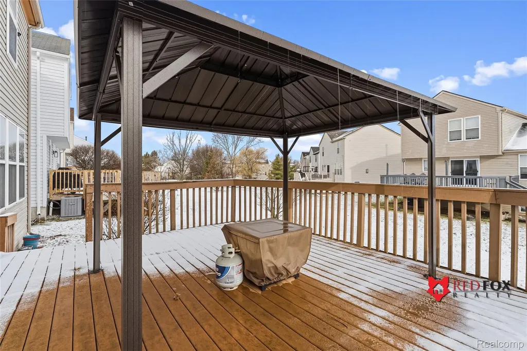 5035 Meadow Crest Circle Grand Blanc Charter Township MI 48442