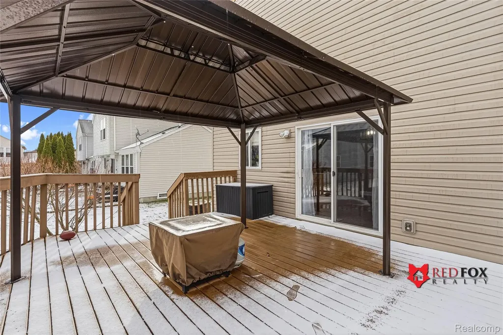 5035 Meadow Crest Circle Grand Blanc Charter Township MI 48442