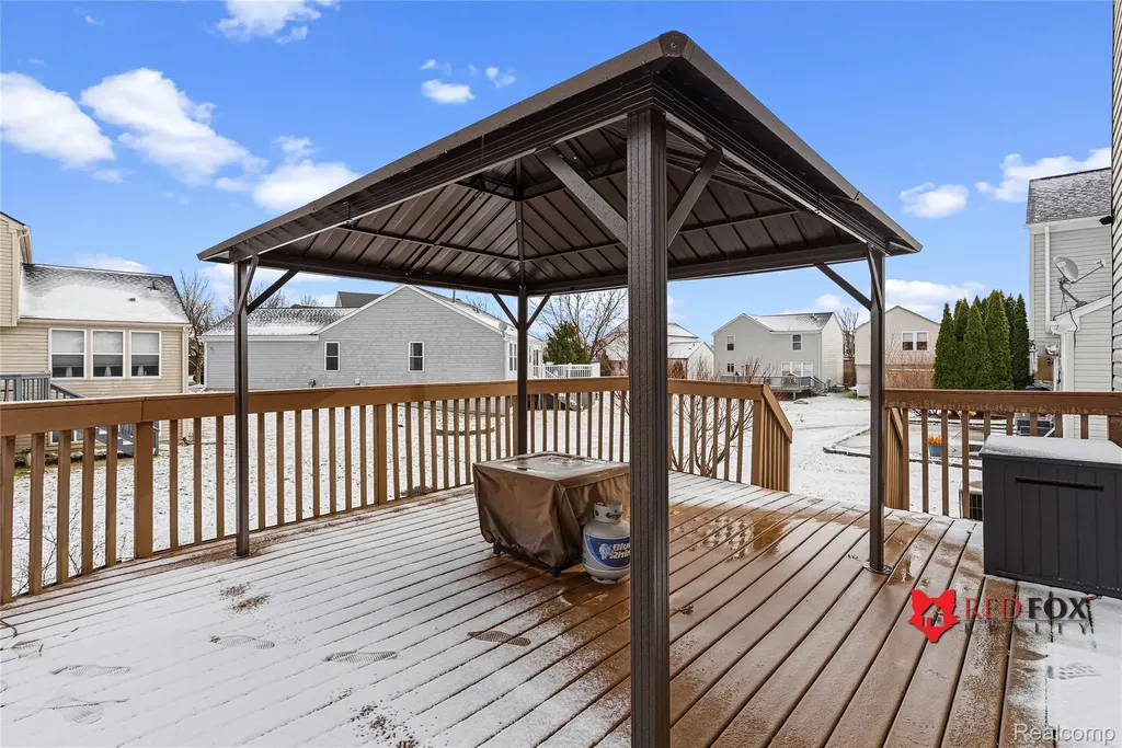 5035 Meadow Crest Circle Grand Blanc Charter Township MI 48442