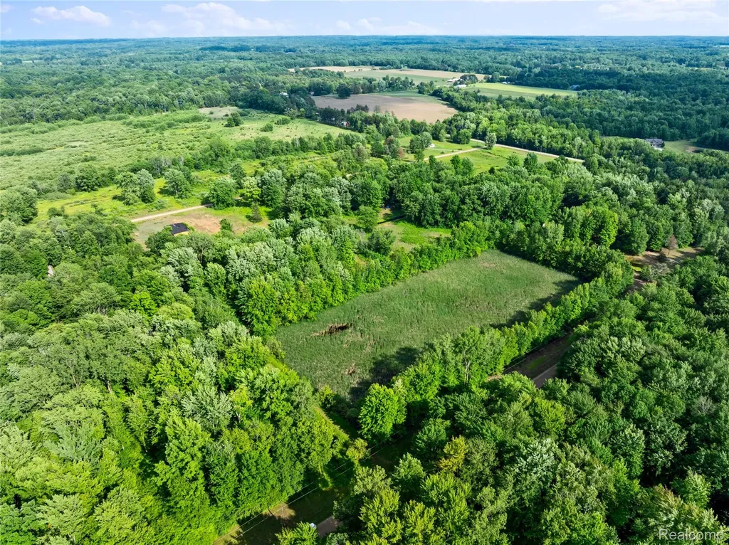 #0101 V/l Nature's Trail Road Vassar City MI 48768