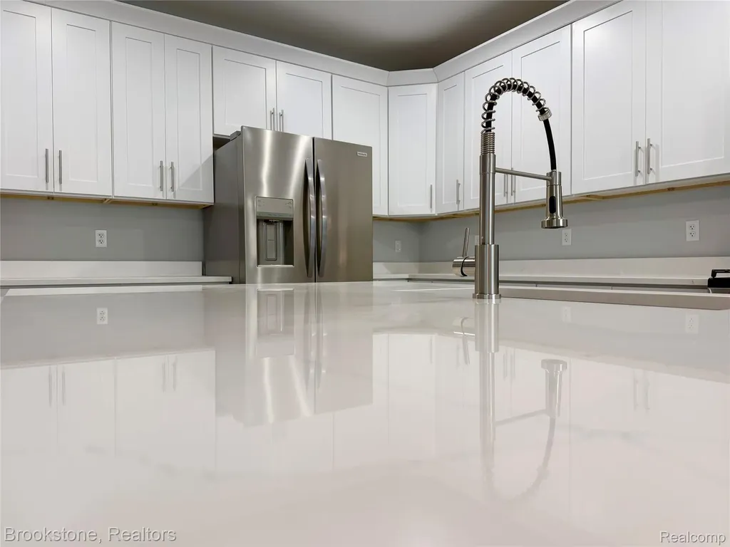 37116 Moravian Drive Clinton Charter Township MI 48036