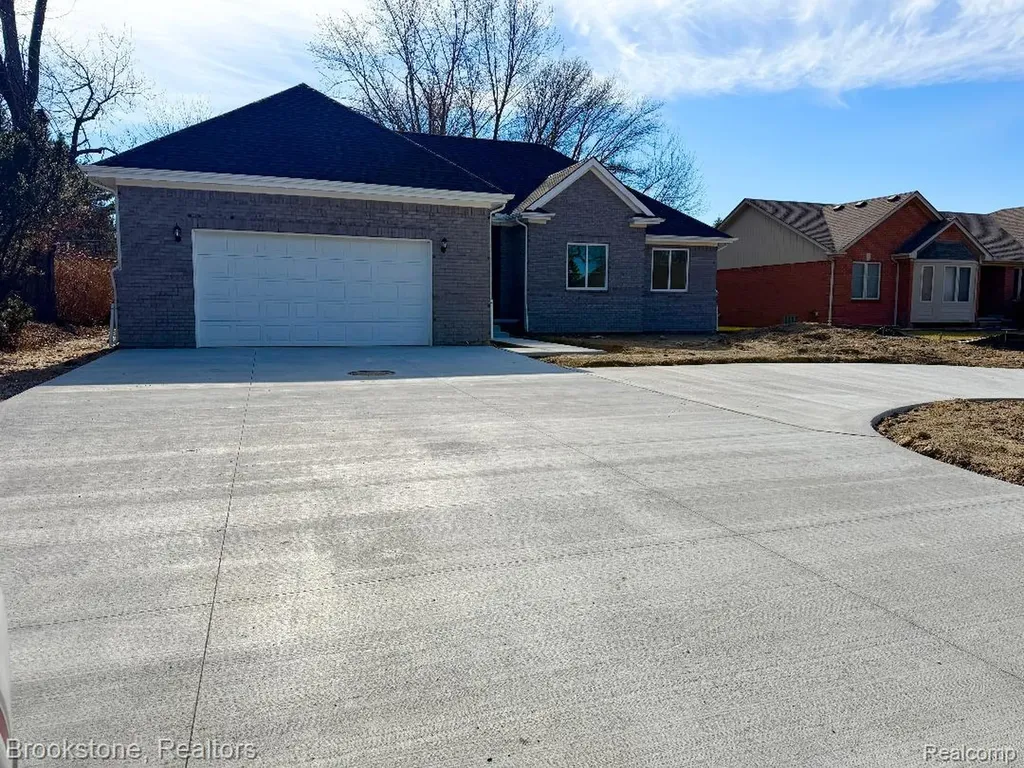 37116 Moravian Drive Clinton Charter Township MI 48036