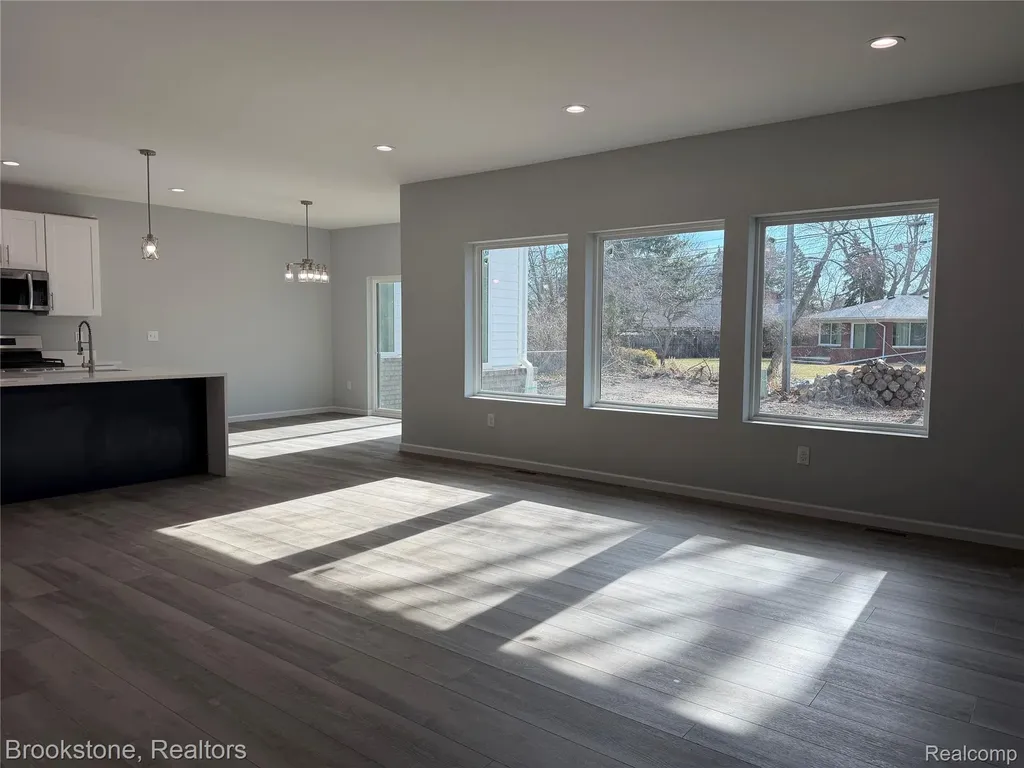 37116 Moravian Drive Clinton Charter Township MI 48036