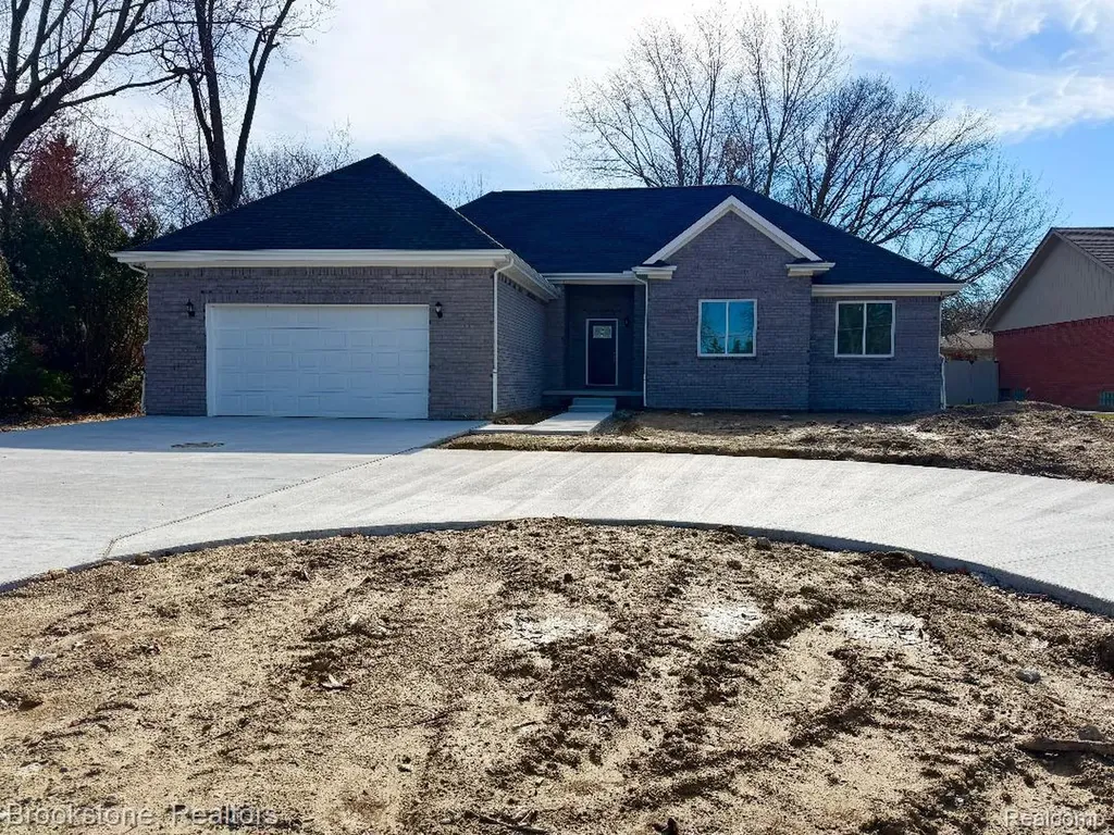 37116 Moravian Drive Clinton Charter Township MI 48036