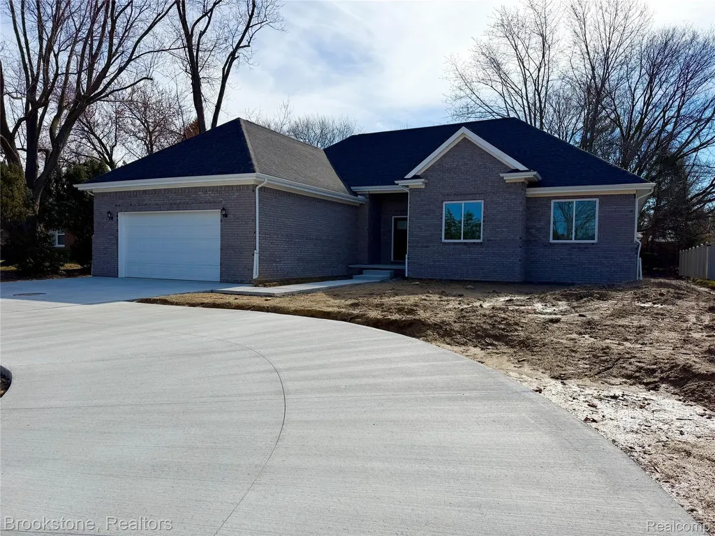 37116 Moravian Drive Clinton Charter Township MI 48036