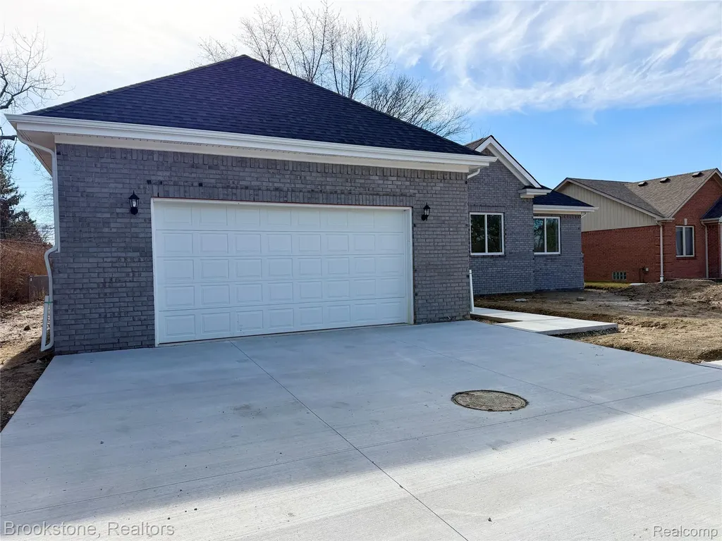 37116 Moravian Drive Clinton Charter Township MI 48036