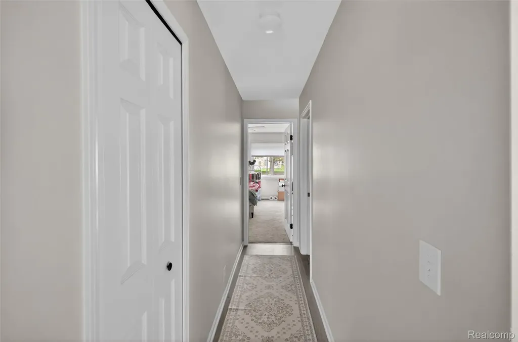 17207 Kingsbrooke Drive Clinton Charter Township MI 48038