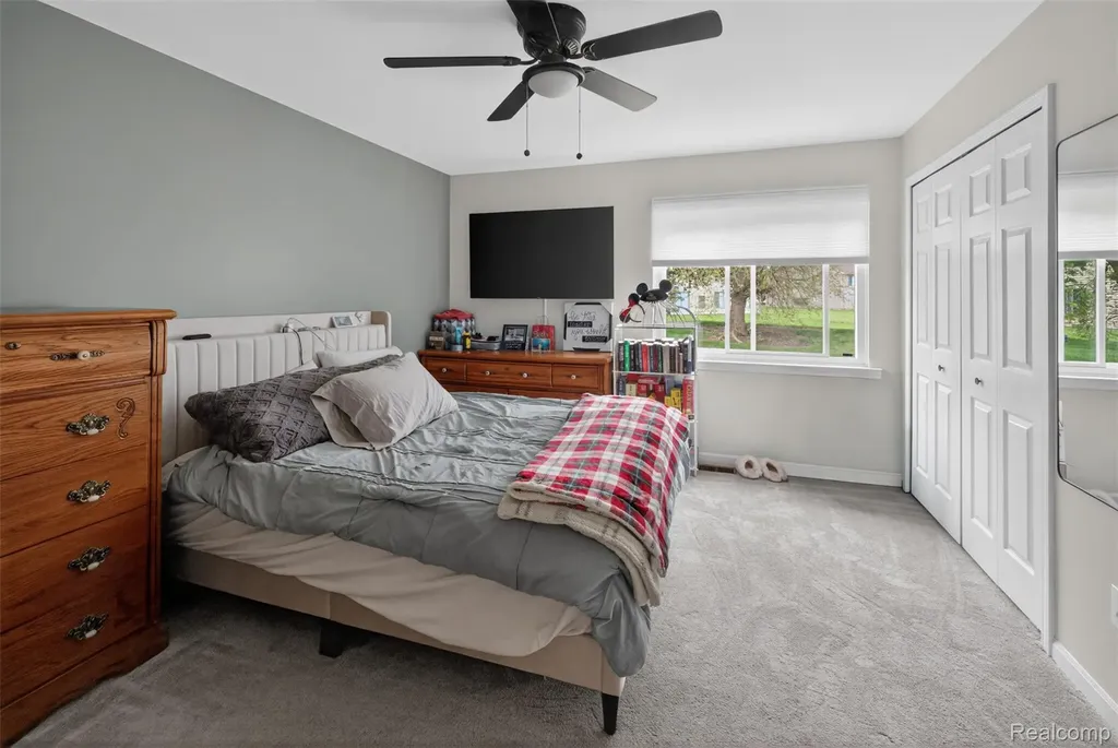 17207 Kingsbrooke Drive Clinton Charter Township MI 48038