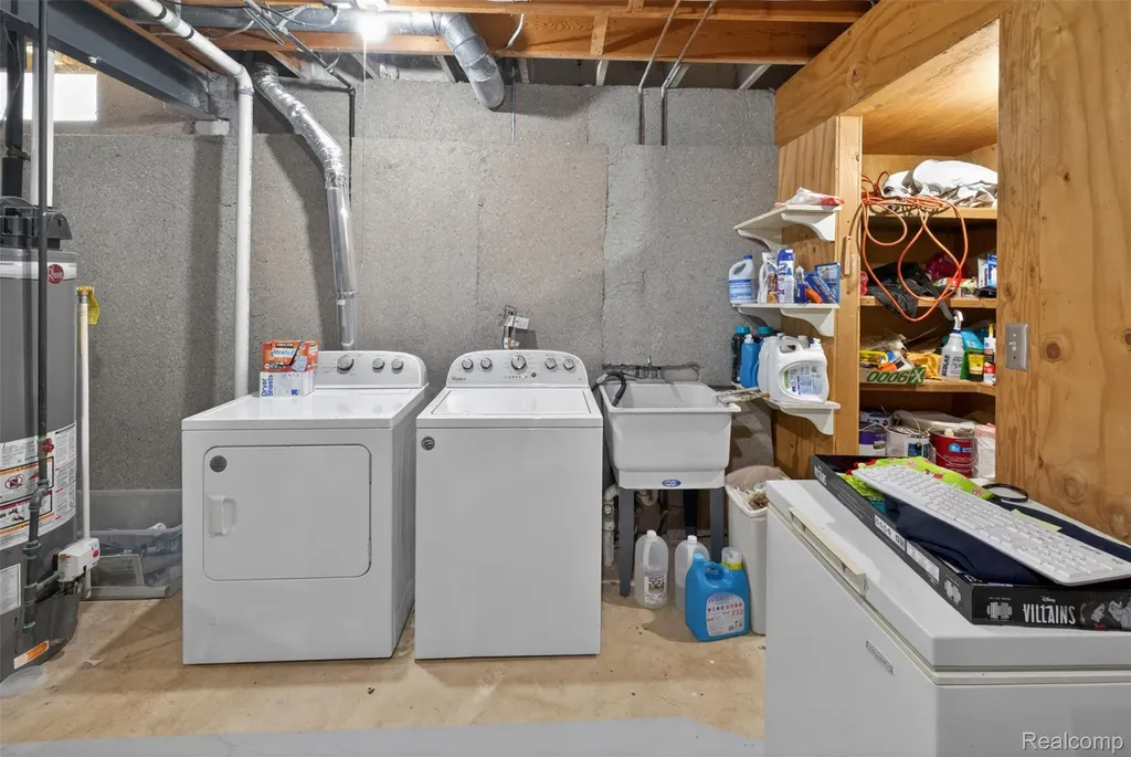 17207 Kingsbrooke Drive Clinton Charter Township MI 48038