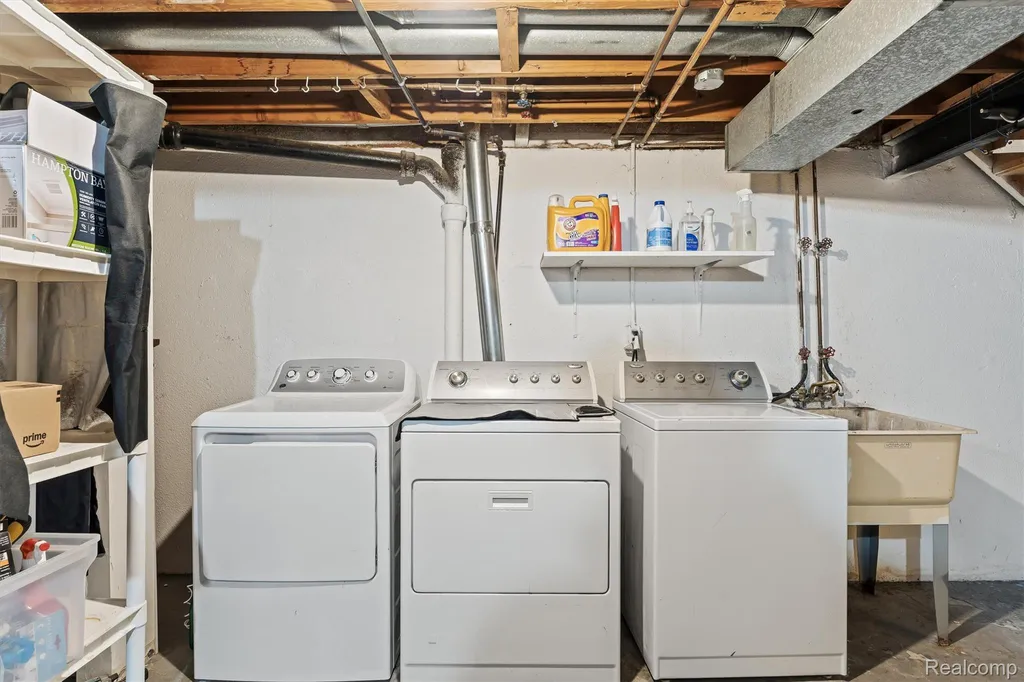 32220 W 12 Mile Road Farmington City MI 48334