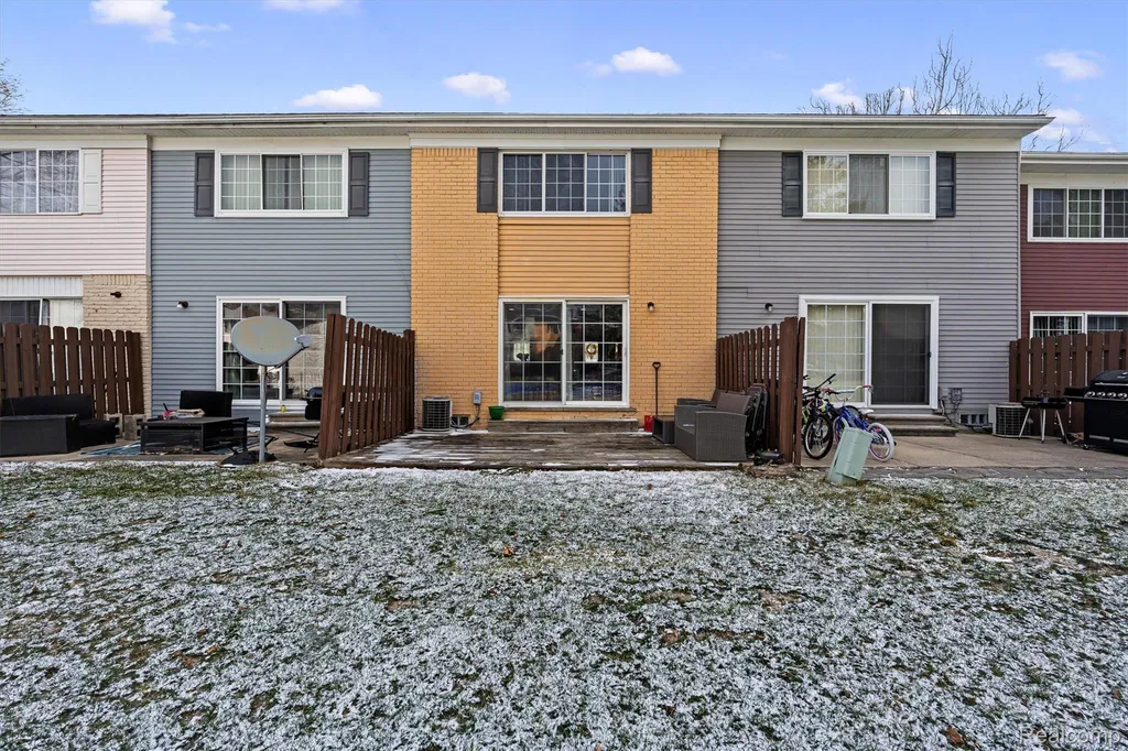 32220 W 12 Mile Road Farmington City MI 48334