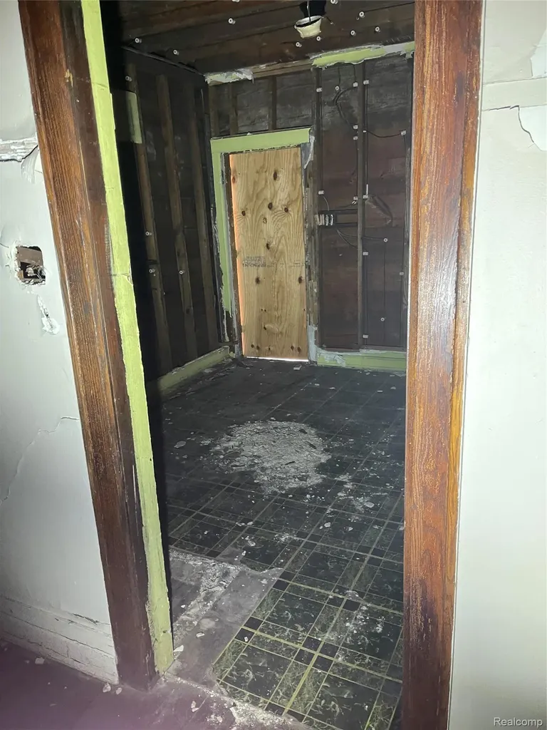 4160 Crane Street Detroit City MI 48214