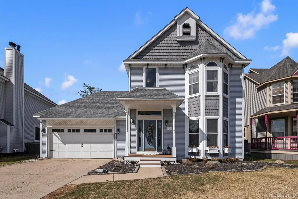 751 Woodleigh Way Oxford Village MI 48371
