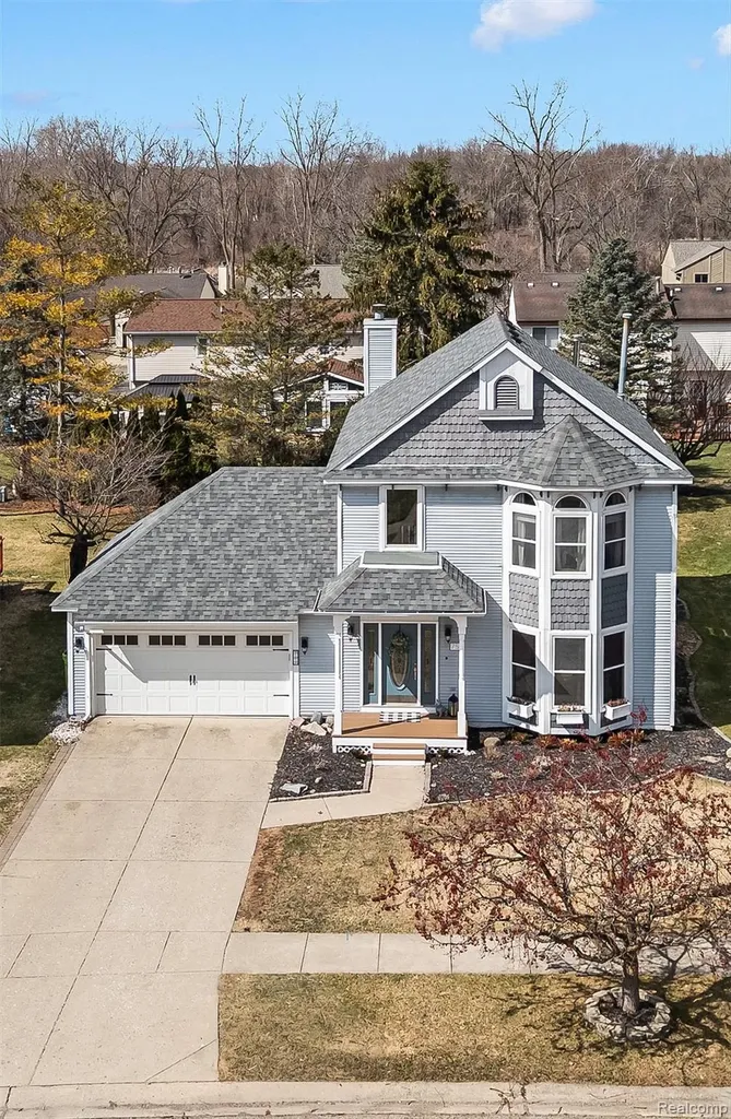 751 Woodleigh Way Oxford Village MI 48371