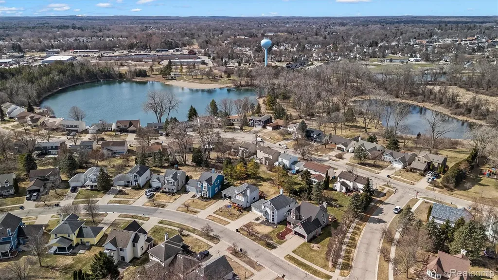 751 Woodleigh Way Oxford Village MI 48371