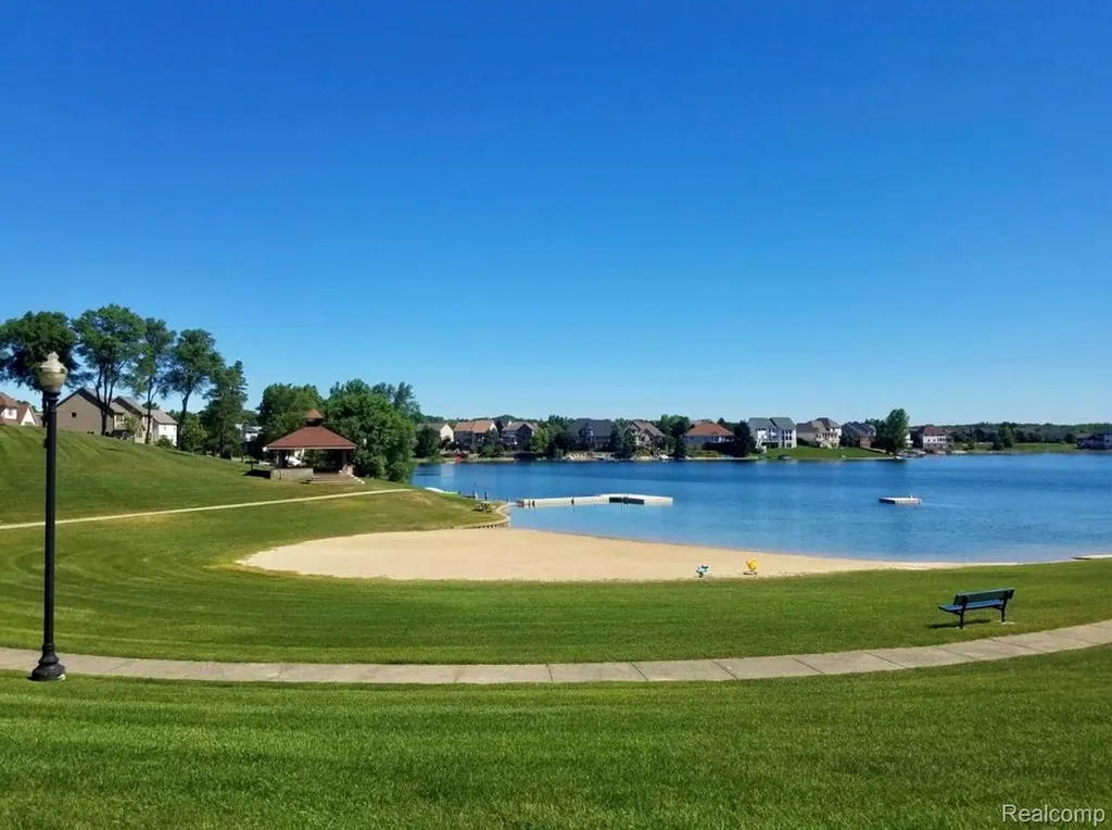 751 Woodleigh Way Oxford Village MI 48371