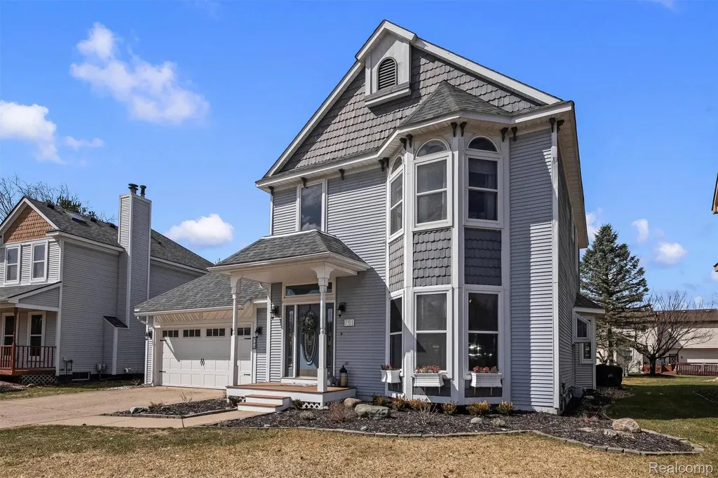 751 Woodleigh Way Oxford Village MI 48371
