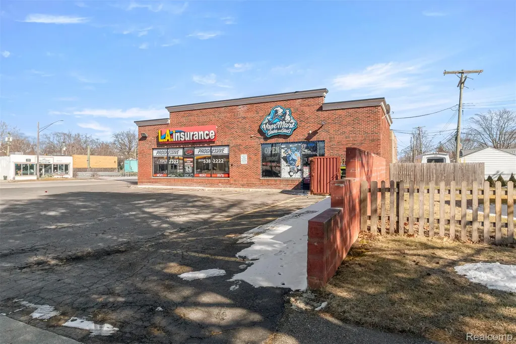 18950 Inkster Redford Charter Township MI 48240