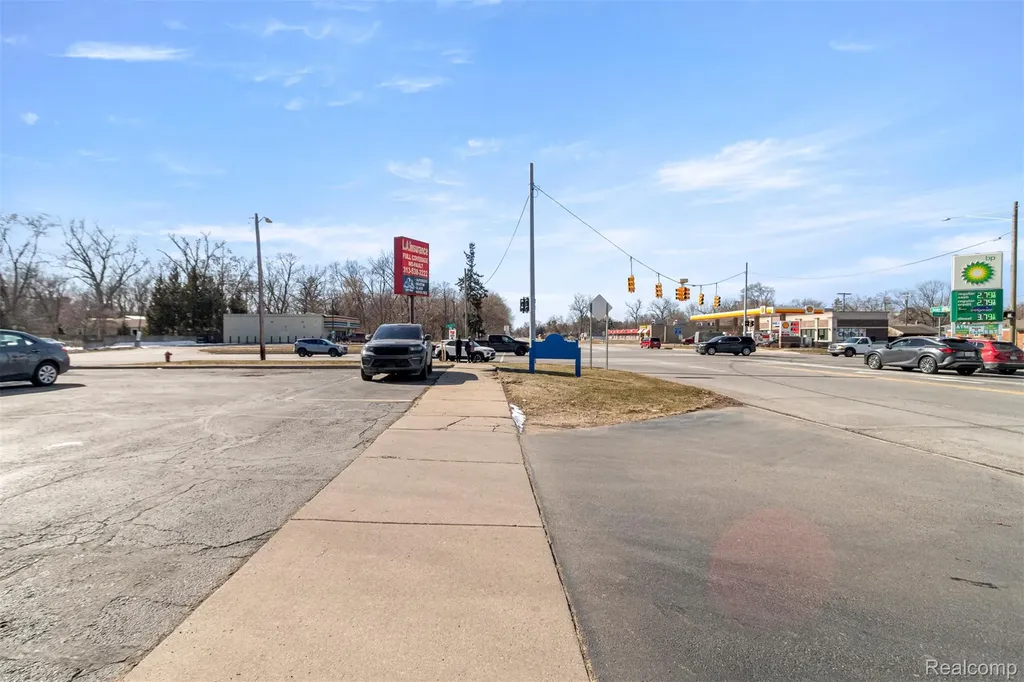 18950 Inkster Redford Charter Township MI 48240