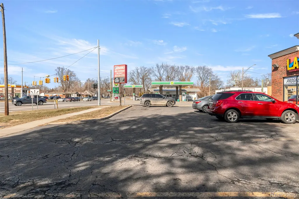 18950 Inkster Redford Charter Township MI 48240