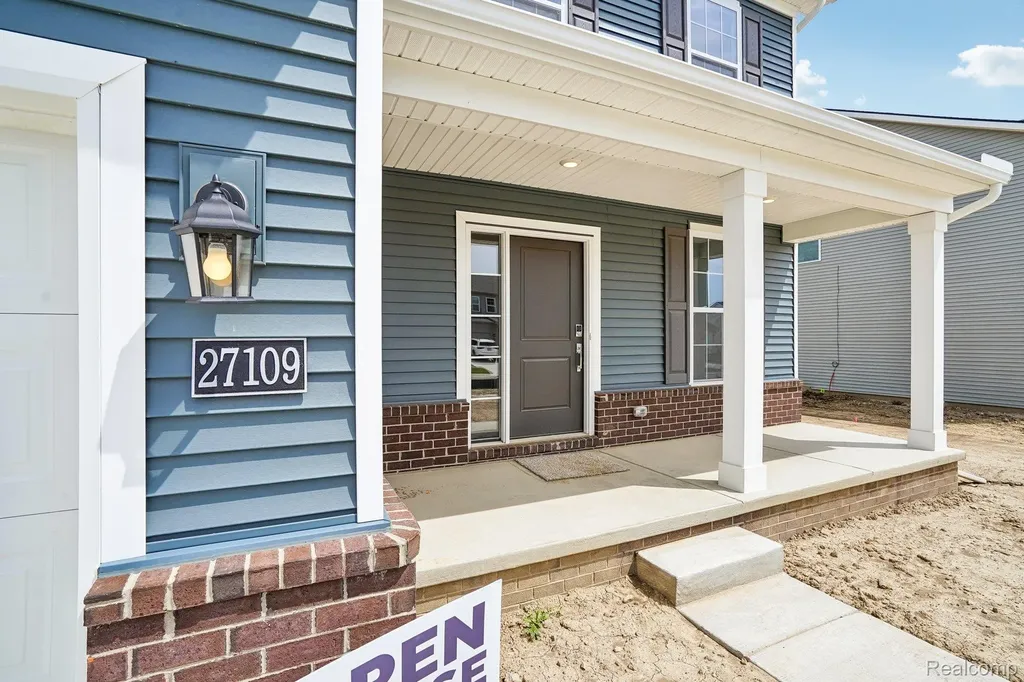 27109 Gallop Way Saline City MI 48176