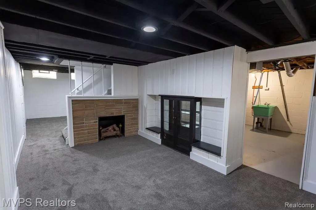 20220 Lancaster Street Harper Woods City MI 48225