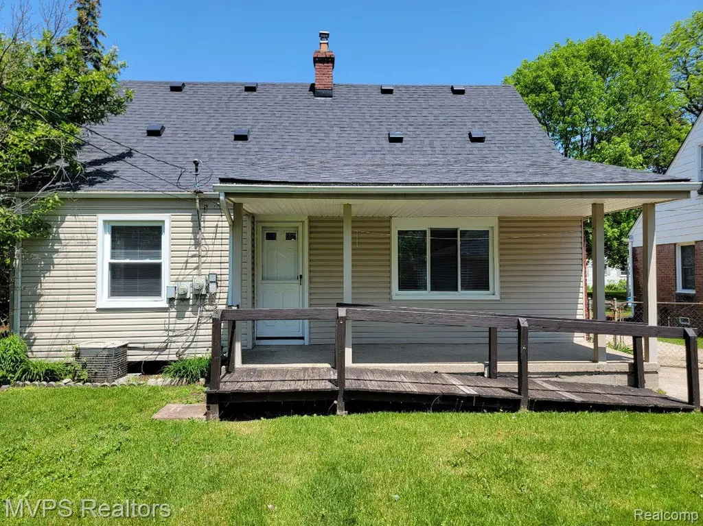 20220 Lancaster Street Harper Woods City MI 48225
