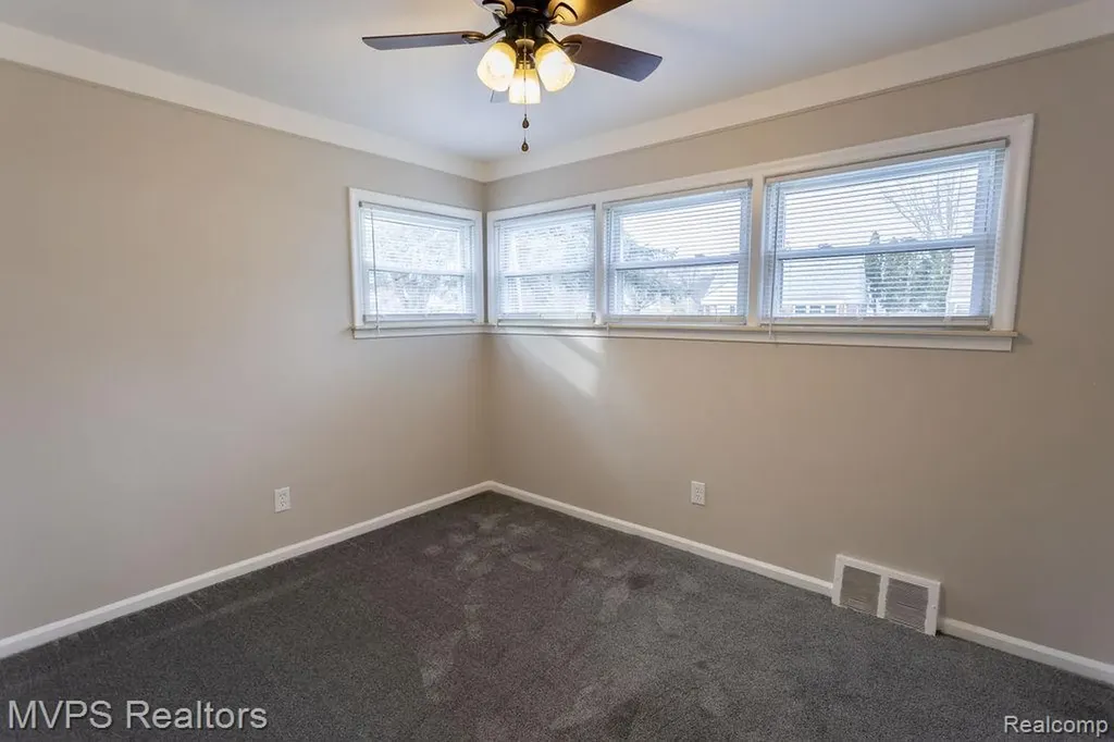 20220 Lancaster Street Harper Woods City MI 48225