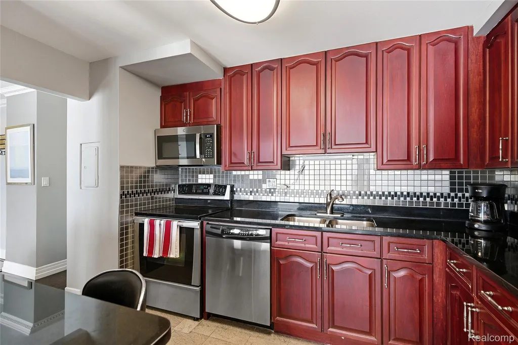 1001 W Jefferson Avenue Detroit City MI 48226