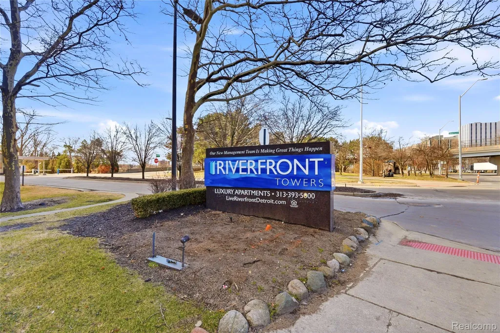 1001 W Jefferson Avenue Detroit City MI 48226
