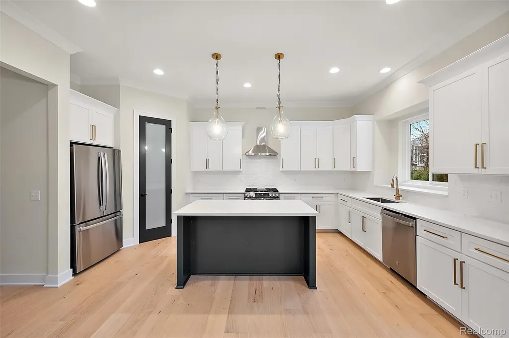 17000 Pienza Drive Macomb Township MI 48042