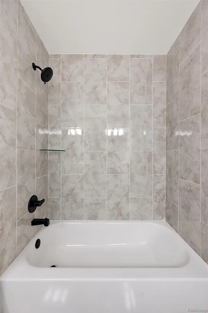 17000 Pienza Drive Macomb Township MI 48042