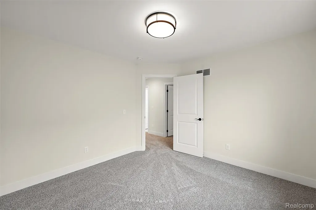 17000 Pienza Drive Macomb Township MI 48042