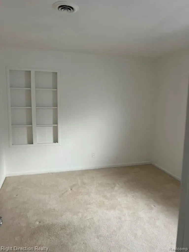 9245 Lee Road Green Oak Township MI 48116