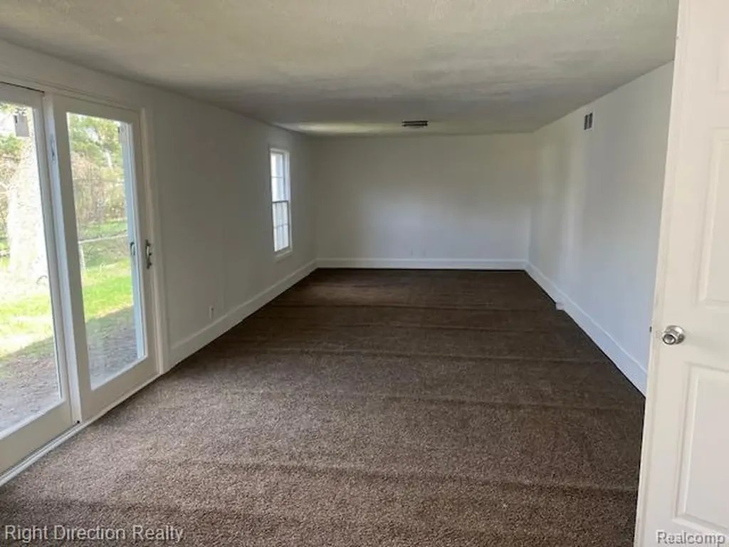 9245 Lee Road Green Oak Township MI 48116