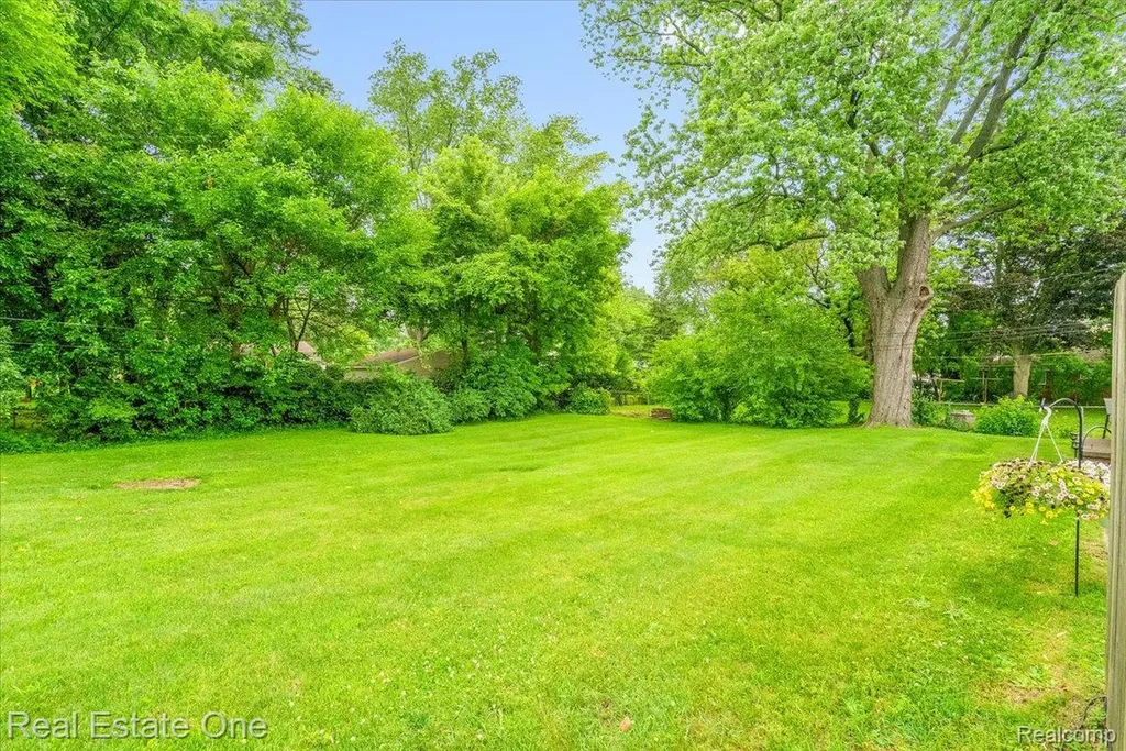 30624 Krauter Street Garden City City MI 48135