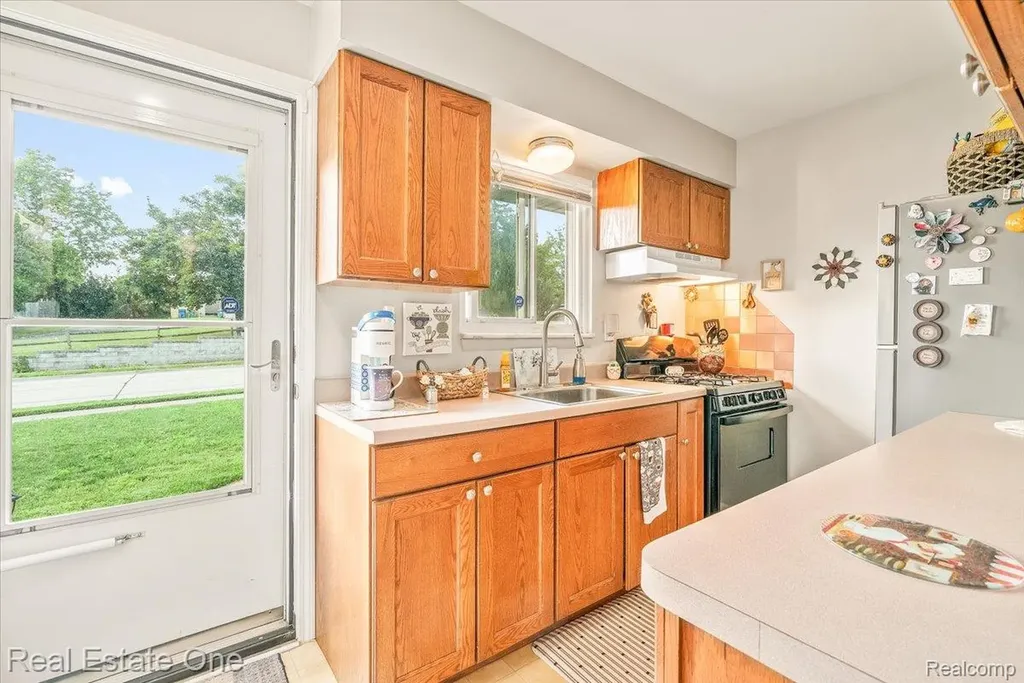 30624 Krauter Street Garden City City MI 48135