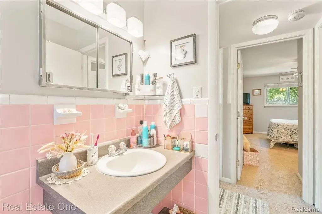 30624 Krauter Street Garden City City MI 48135
