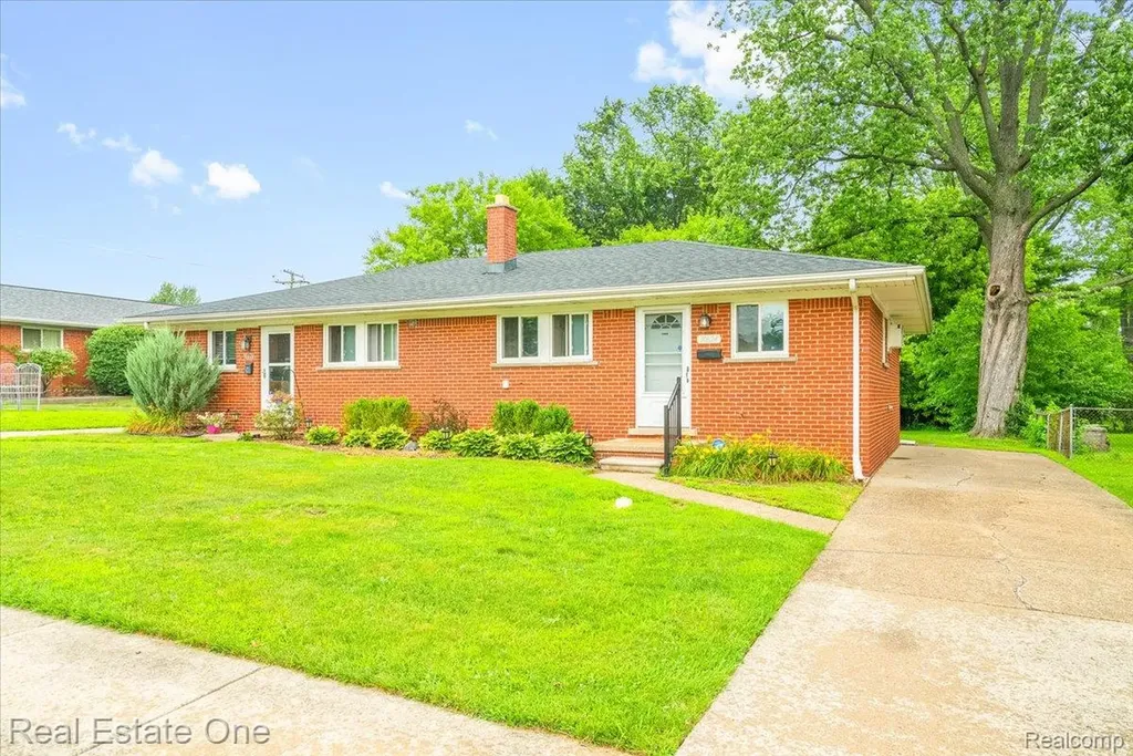 30624 Krauter Street Garden City City MI 48135