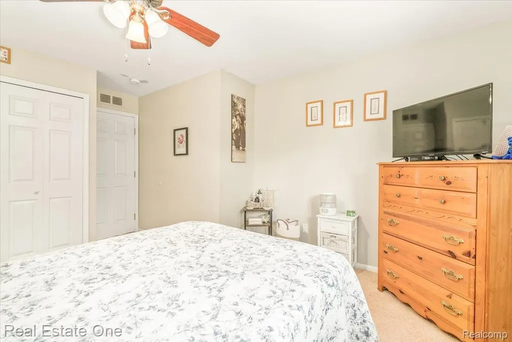 30624 Krauter Street Garden City City MI 48135