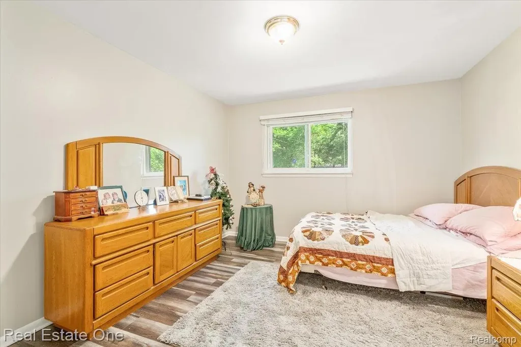 30624 Krauter Street Garden City City MI 48135