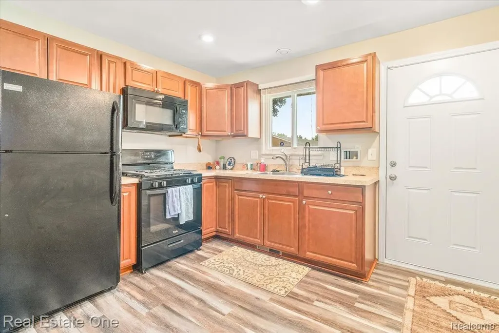 30624 Krauter Street Garden City City MI 48135
