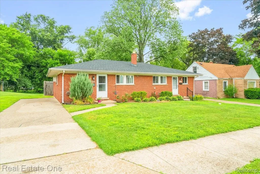 30624 Krauter Street Garden City City MI 48135