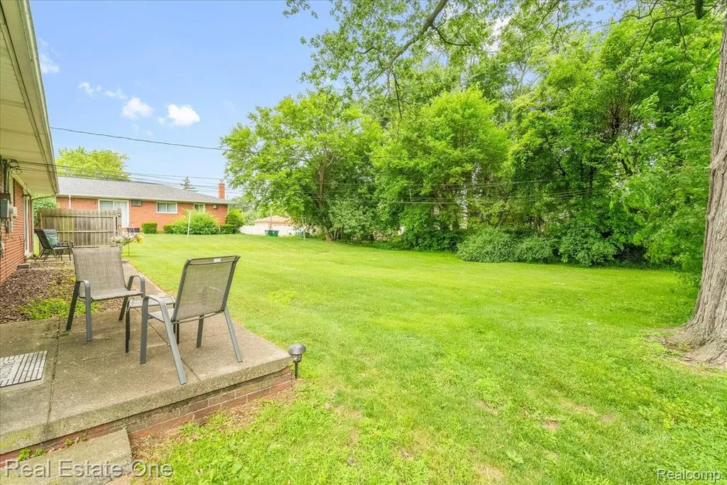 30624 Krauter Street Garden City City MI 48135